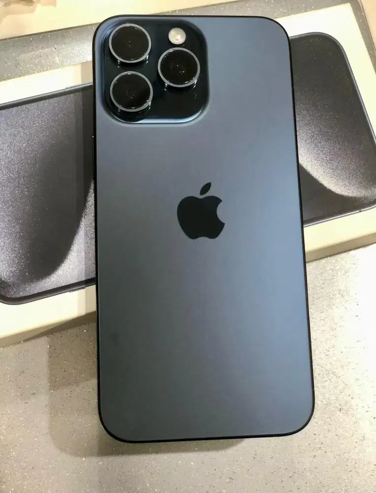 iPhone 15 Pro Max 256GB Blue Titanium Mulus Like New