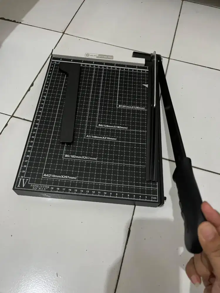 Pemotong Kertas Merk SUN