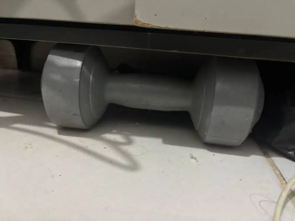 Gratis Barbel berat 1 KG untuk olahraga