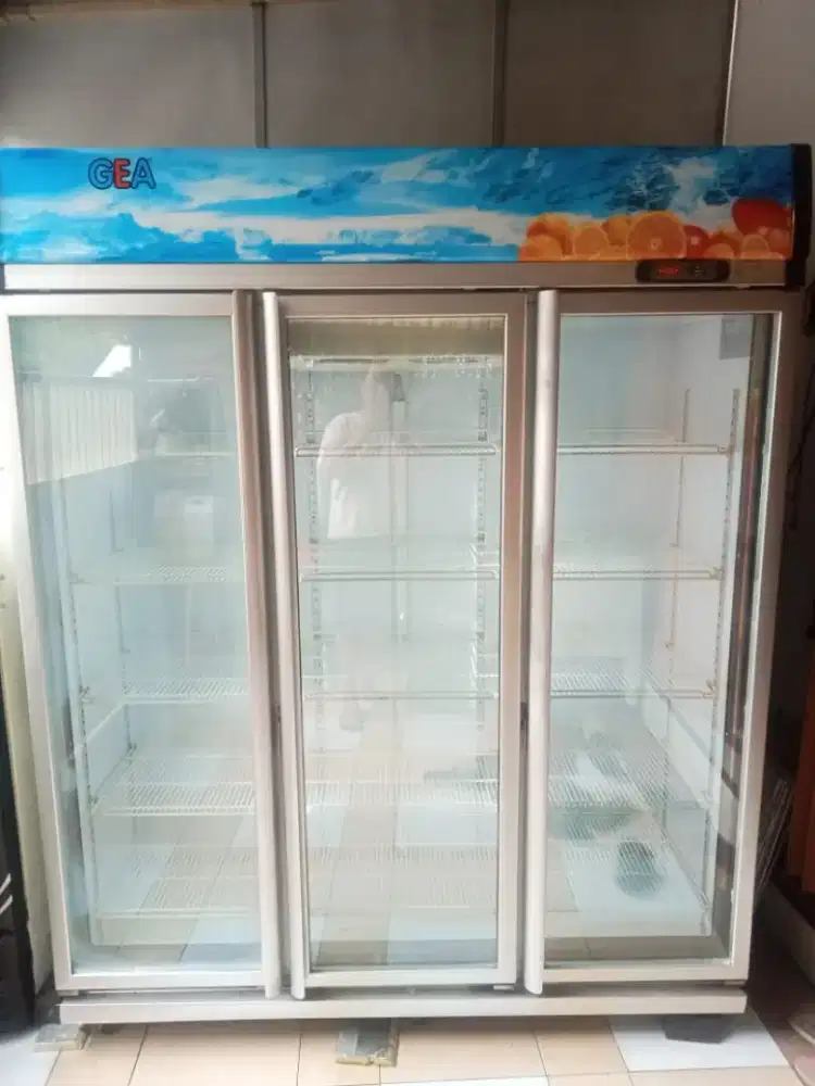 Showcase 3 Pintu GEA Super Dingin Dan Original