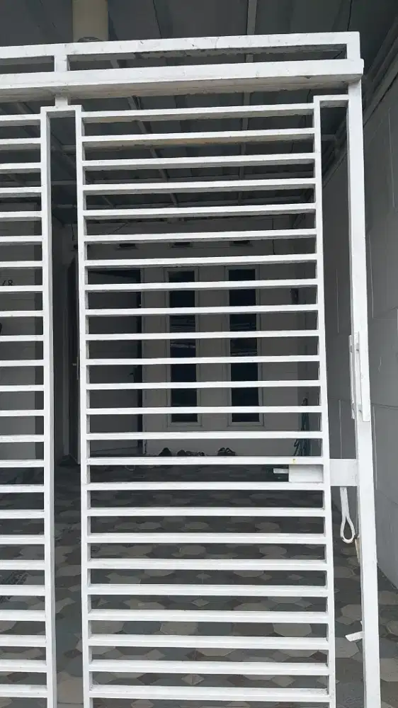 Dicari perempuan untuk Art