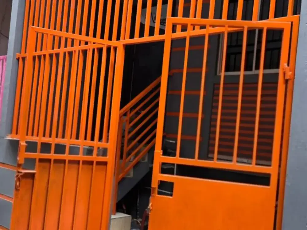 RUMAH 3 LANTAI TELUK GONG JAKARTA UTARA