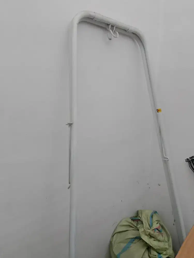 Tiang ayunan bayi (bekas tapi baru)