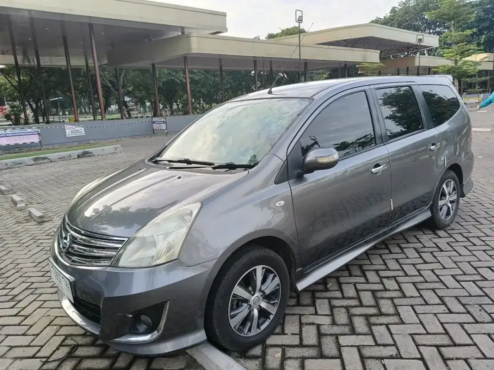 Dijual Grand Livina HWS 1.500 MANUAL abu abu