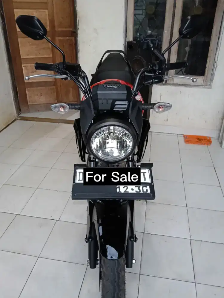 For Sale Honda CB150 Verza warna Merah & Hitam Glossy tahun 2025
