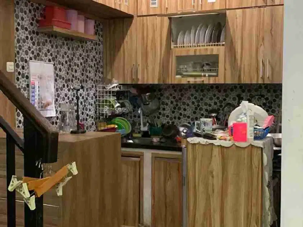 rumah bagus 4KT dekat UI