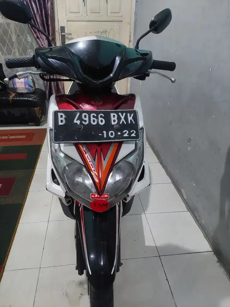 YAMAHA XEON 2011 KARBY