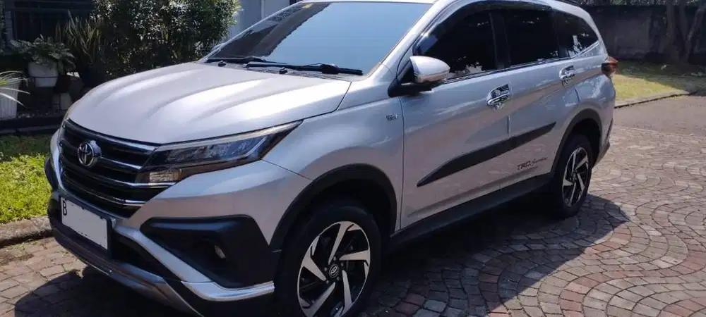 RUSH 1.5 TRD Sportivo Matic 7 Seat Silver 2020 Pajak Panjang Pribadi