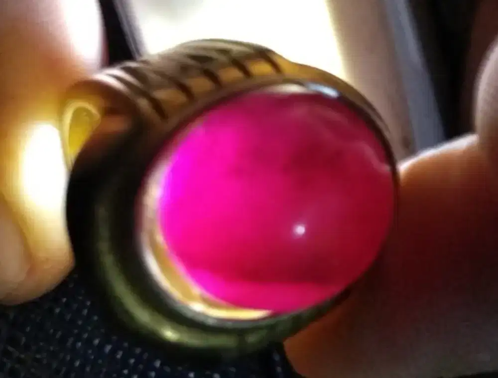 Batu Rubi merah delima