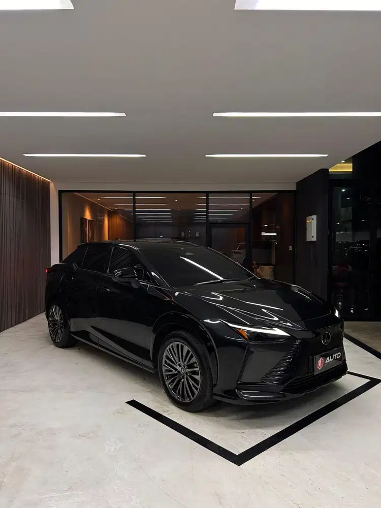 Lexus RZ450e EV AT 2024 Hitam B1370SNR Km11rb Nik 2023