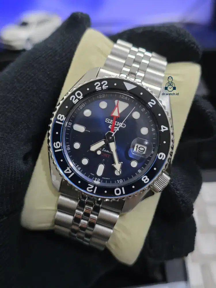 Seiko 5 GMT SSK003K1 Batman