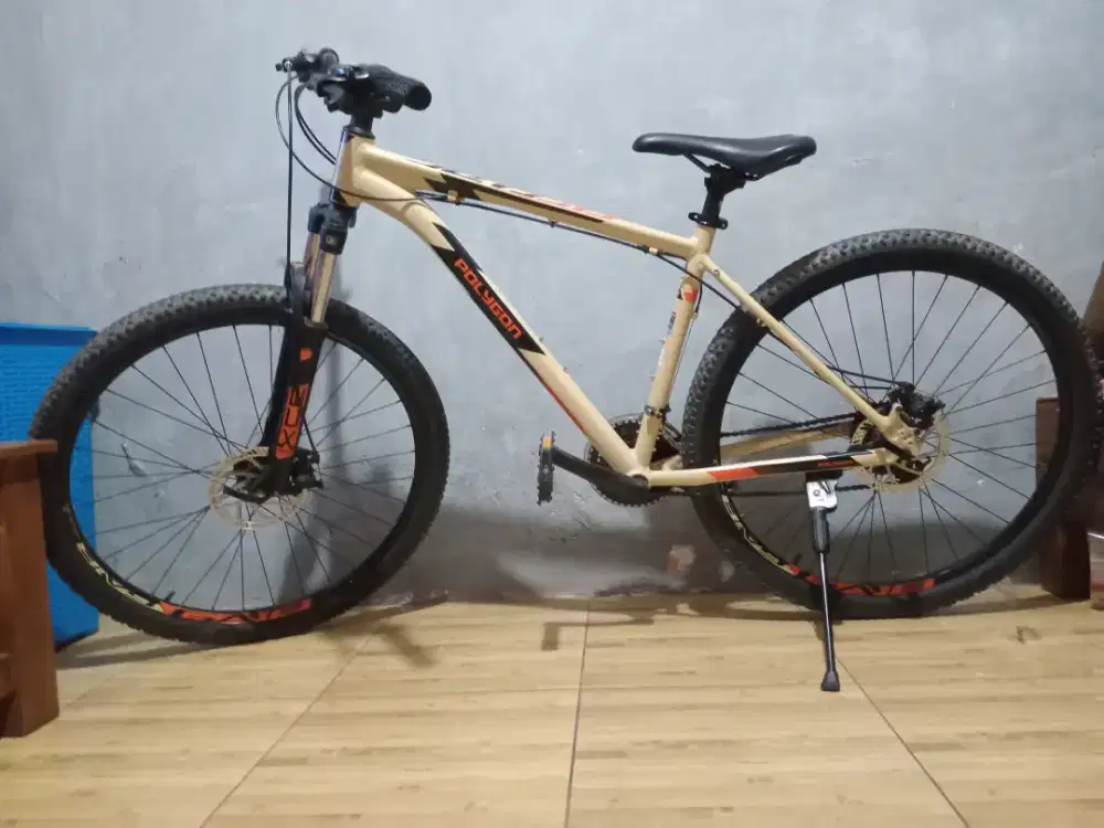 Dijual Sepeda MTB Polygon Cascade 3 – Kondisi Terawat, Siap Pakai!