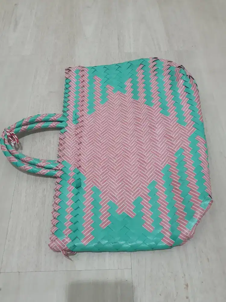 Tas model Rajut motif ketupat