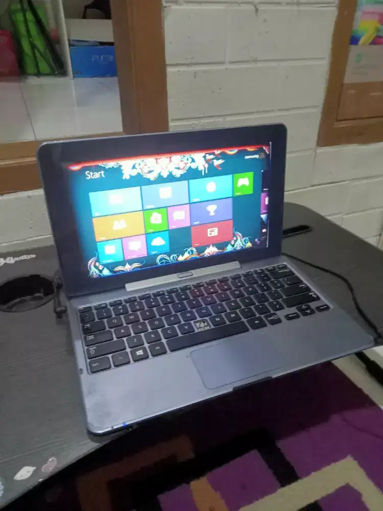 Samsung ATIV Smart PC model XE500T1C, Spec Baca deskripsi