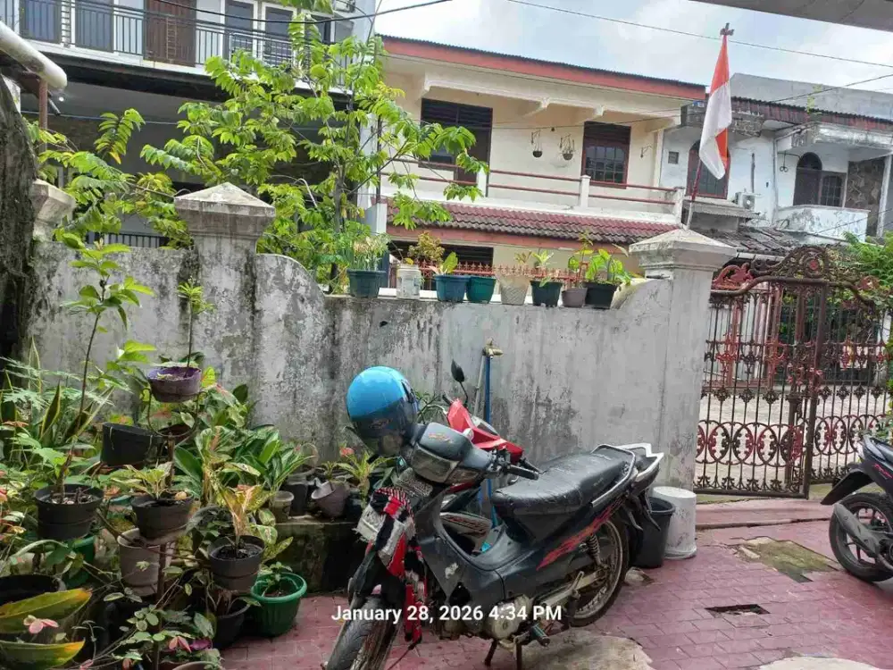 Jual rumah di komplek cempaka baru kemayoran Jakpus