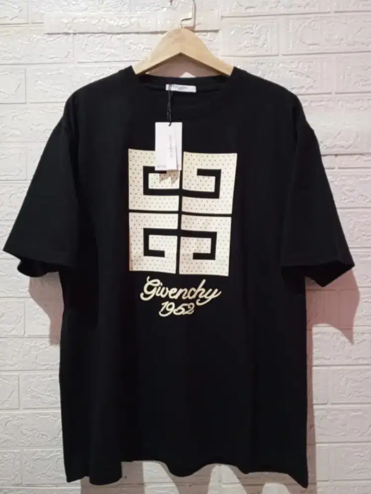 Baju kaos givenci