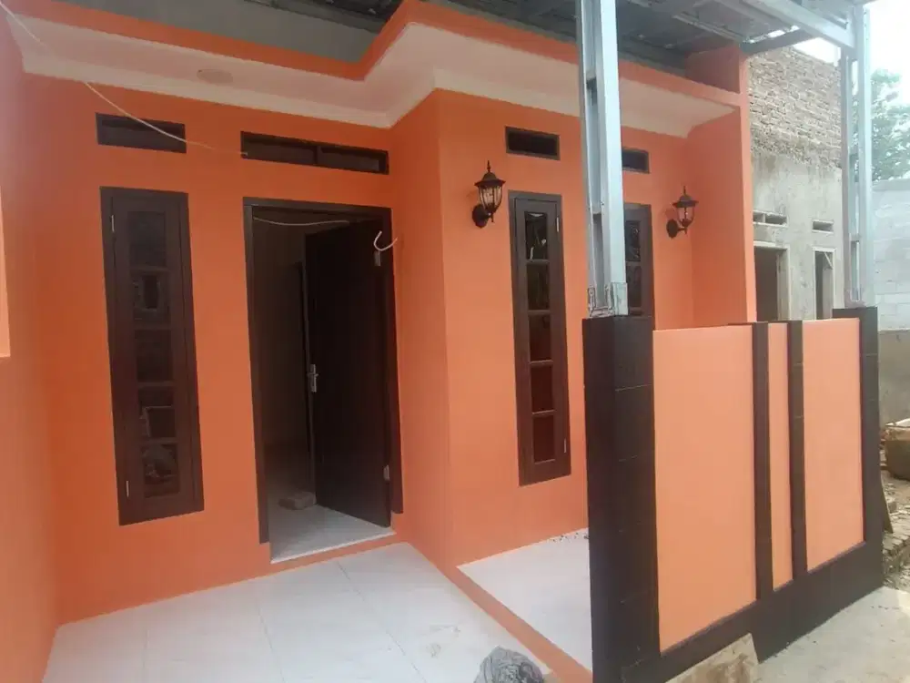 RUMAH SIAP HUNI 2 KAMAR AKSES STRATEGIS DEKAT JALAN UTAMA MULAI DARI 135 JUTAAN
