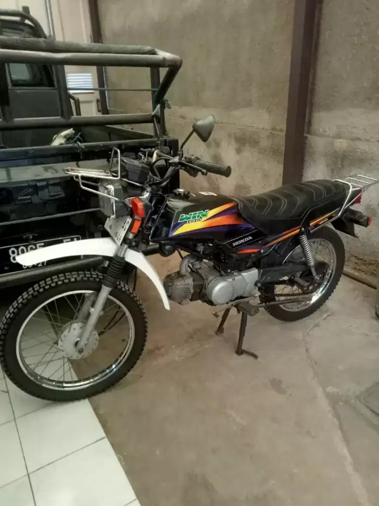 Honda Win THN 2004 surat2 lengkap pajak isi motor mulus pakean pribadi