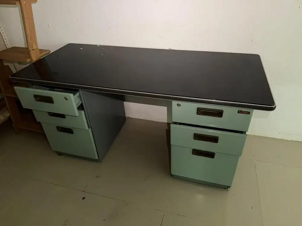 DIJUAL KASUR & RAK BESI BEKAS & MEJA BESI