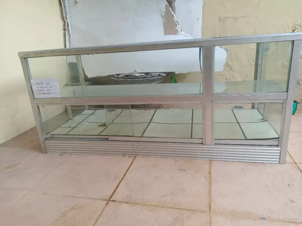 Etalase bekas warteg