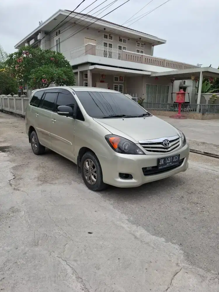 Innova tipe G metic diesel thn 2011
