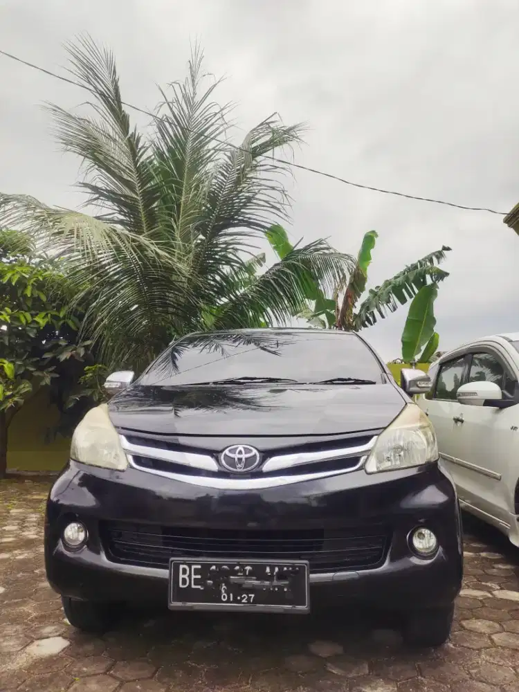 Avanza Black Tahun 2012