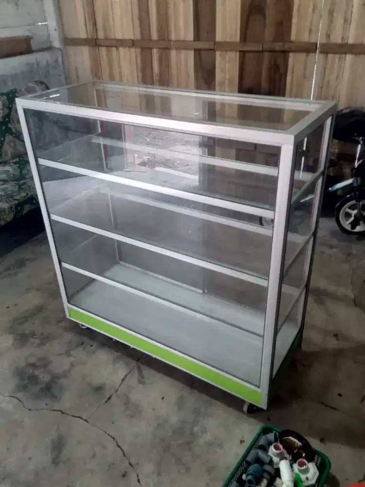 Rak Etalase 1m x 1m.