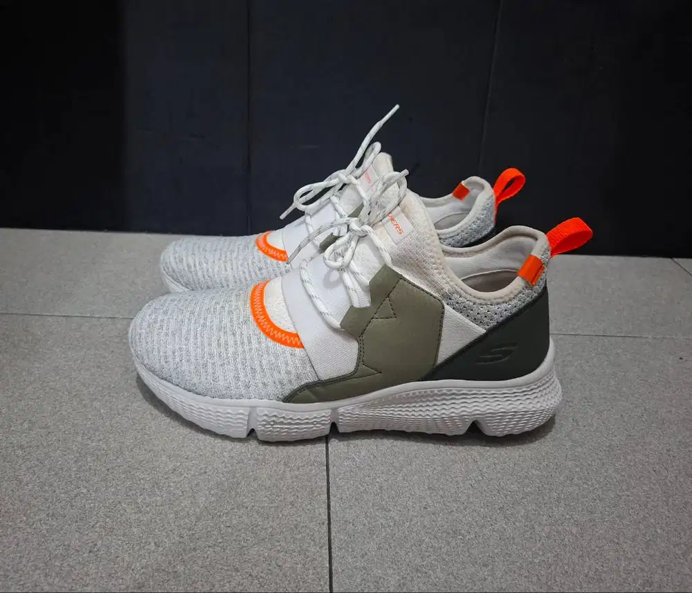 Sepatu Pria Skechers