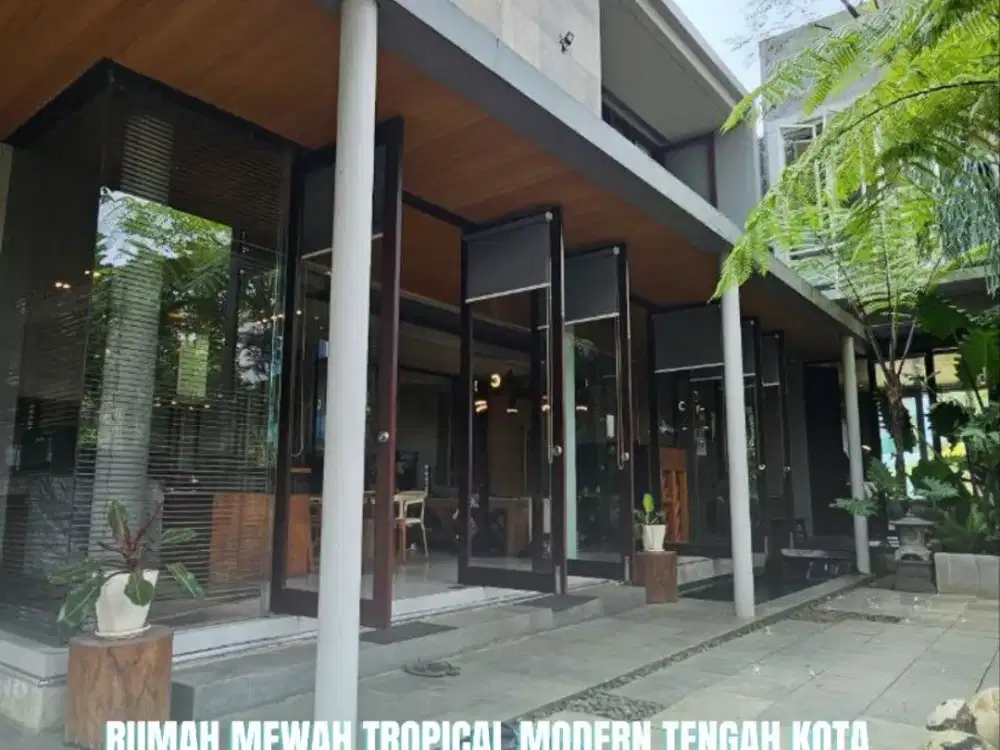 Rumah Mewah Tropical Modern di Veteran Klojen Malang