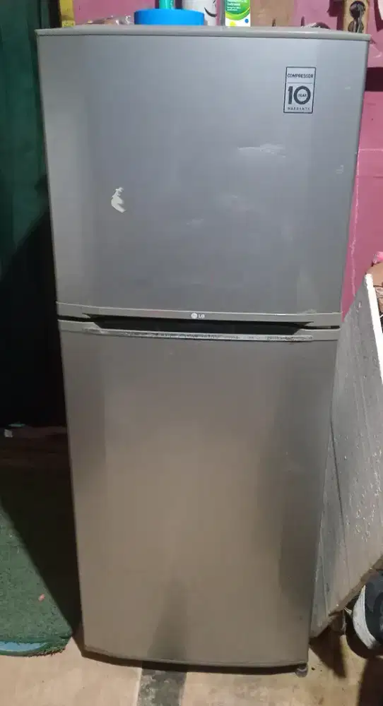 Di jual kulkas LG 2 pintu kondisi ori normal siap pakai