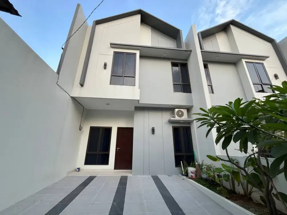 Rumah Baru 2 Lantai Jalan Jatiwaringin Sebrang Mcd