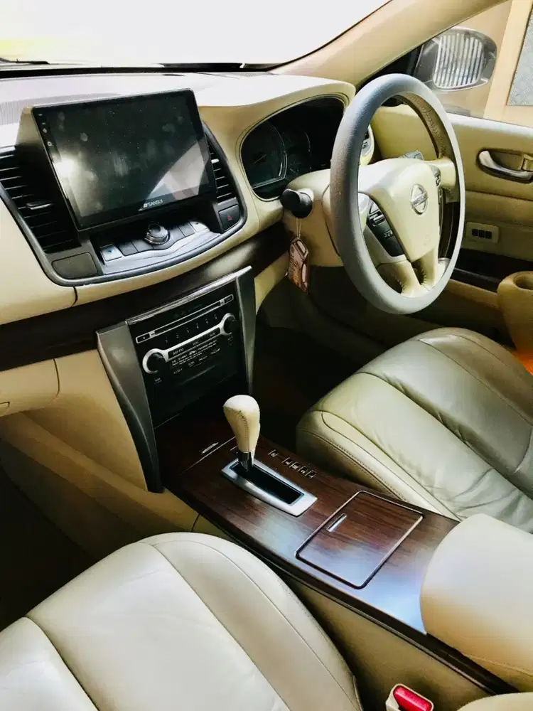 Nissan Teana 2010 Bensin