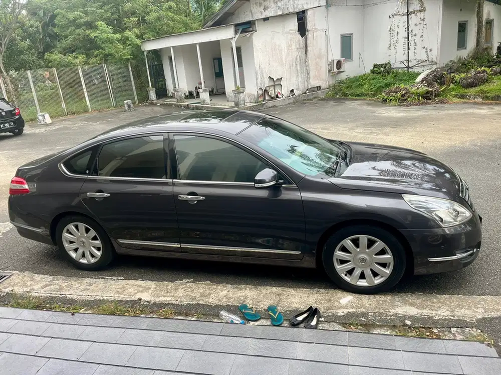 Nissan Teana 2010 Bensin