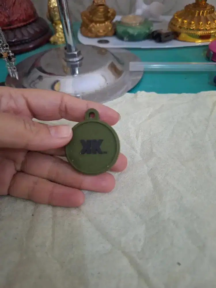 Liontin pet name tag 
Warna hijau untuk kucing 
Limited edition 
Baran