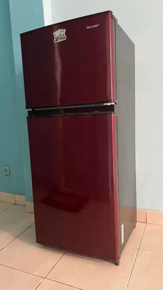 Kulkas Sharp tanpa bunga es