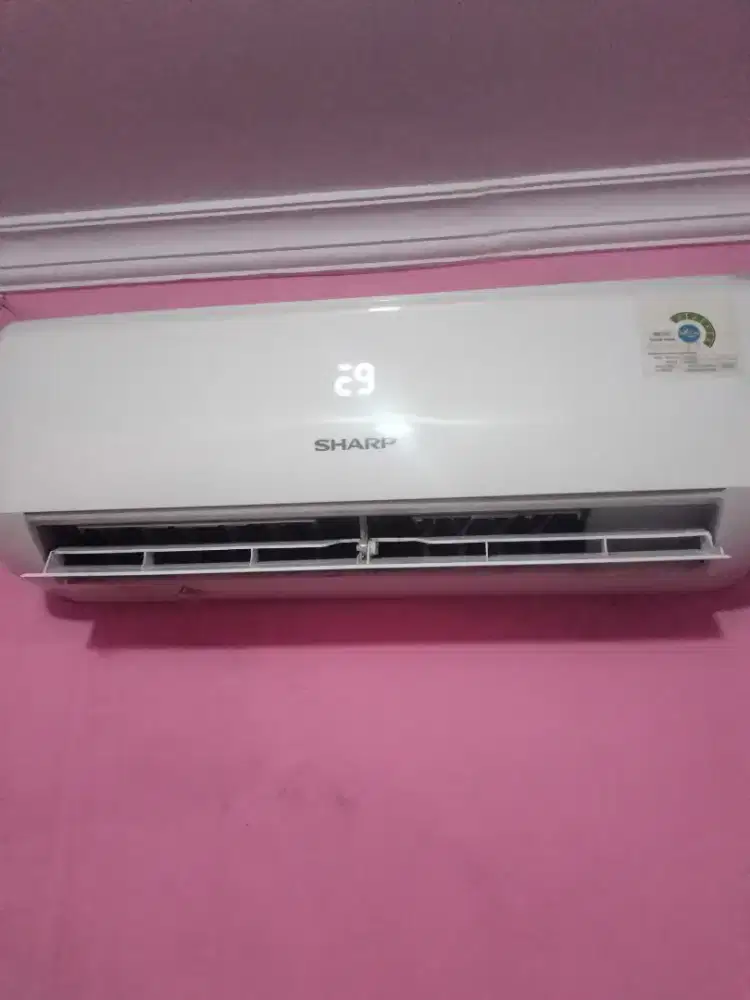 Di jual AC 1/2pk merek sharp