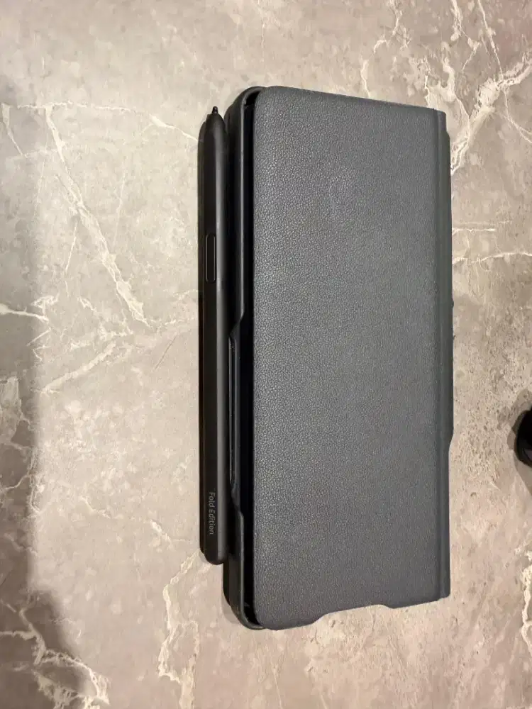 Casing Kulit Z Fold 3 dengan S Pen