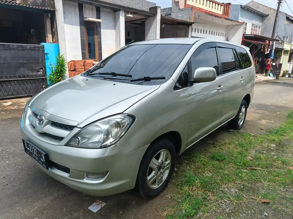 Toyota Kijang Innova 2007 Bensin