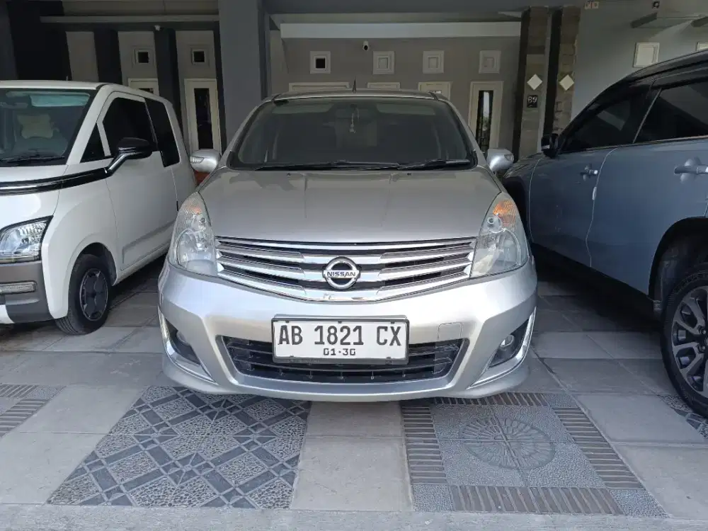 Dijual Grand Livina Matic 2013
