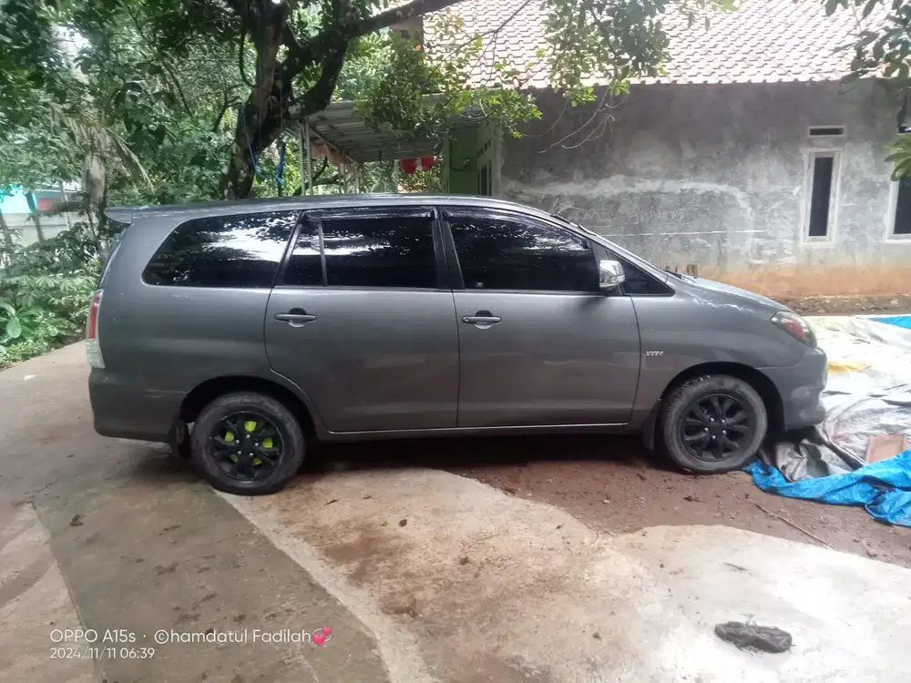Toyota Kijang Innova 2010 Bensin