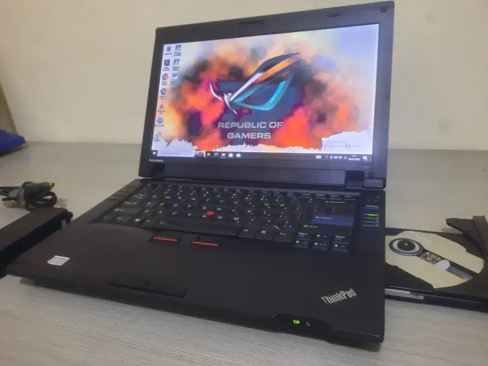 Laptop Sekolah Kantor(Lenovo ThinkPad-Corei3)Ram4/Hdd-320 Normal Semua