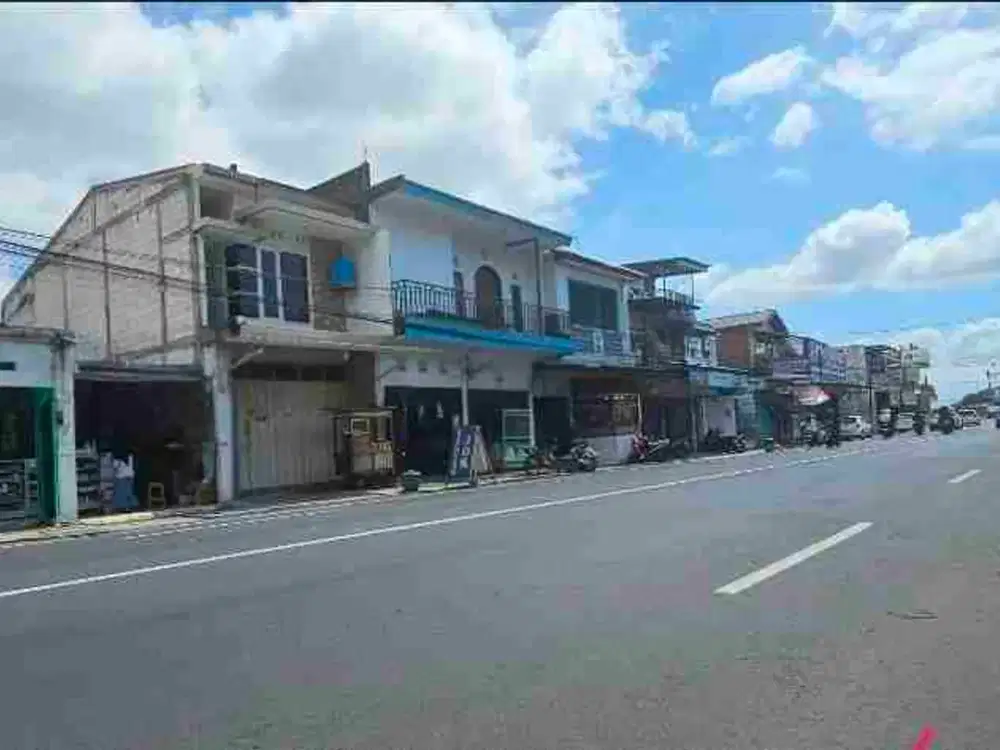 rumah bagus buat usaha di jalan raya sengkaling arah unmuh jalan sangat lebar bagus buat investasi dan segala macam usaha atau kos elite