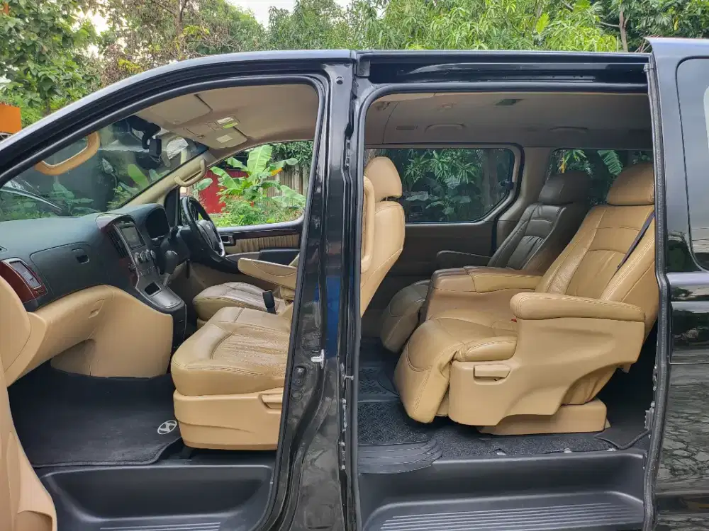 Kredit tdp 5jt angs 3.789 x 59 Hyundai H1 royale 2013 matic at