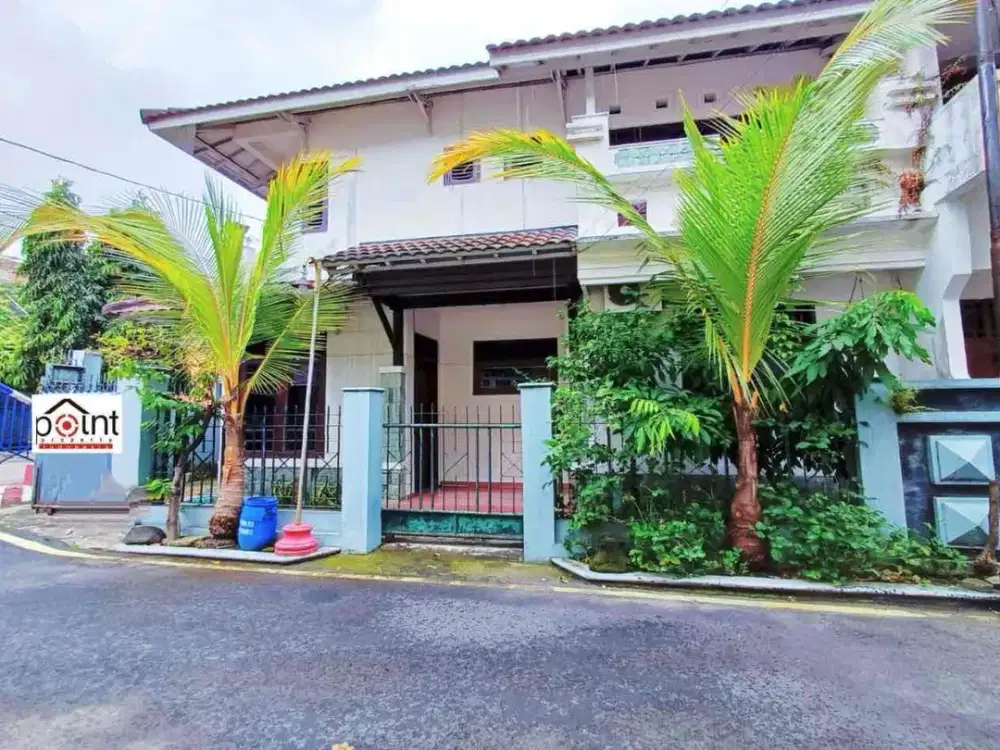 Rumah Second Hook 2Lt Bagus Dekat The Park Mall Solo Baru