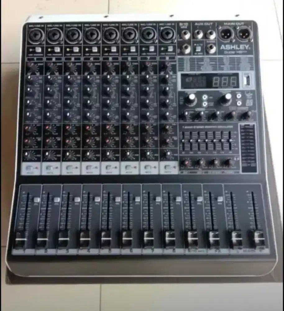 Mixer Ashley 8 Chanel not baretone firstclass DB voice huper