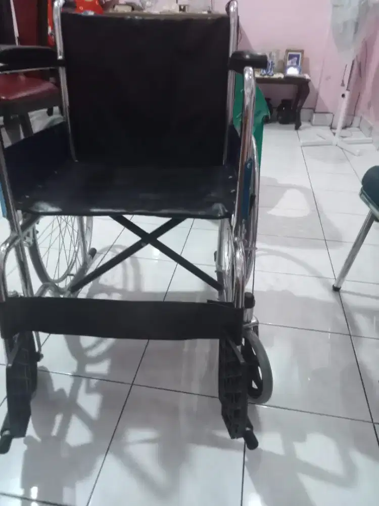 Kursi Roda Jarang Pakai