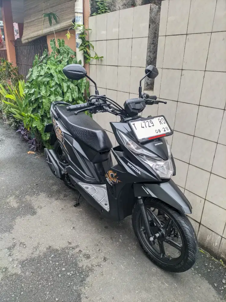 Bissmillah dijual motor Honda beat street 2019