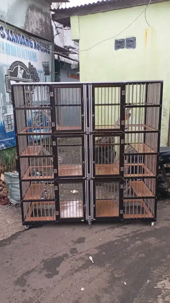 Kandang kucing Himawari