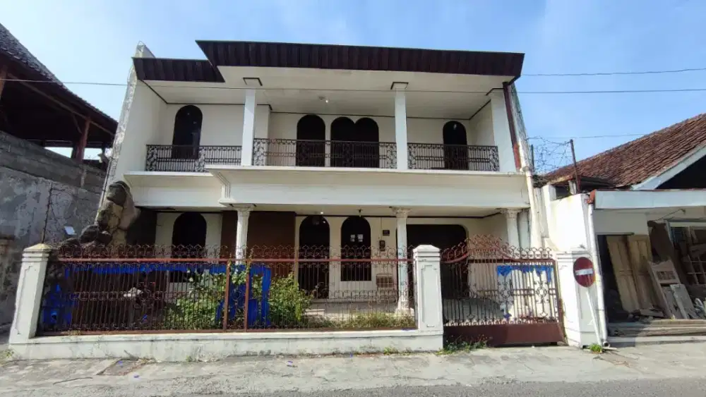 Rumah 2 lantai di lingkungan kampung Bule Prawirotaman Brontokusuman