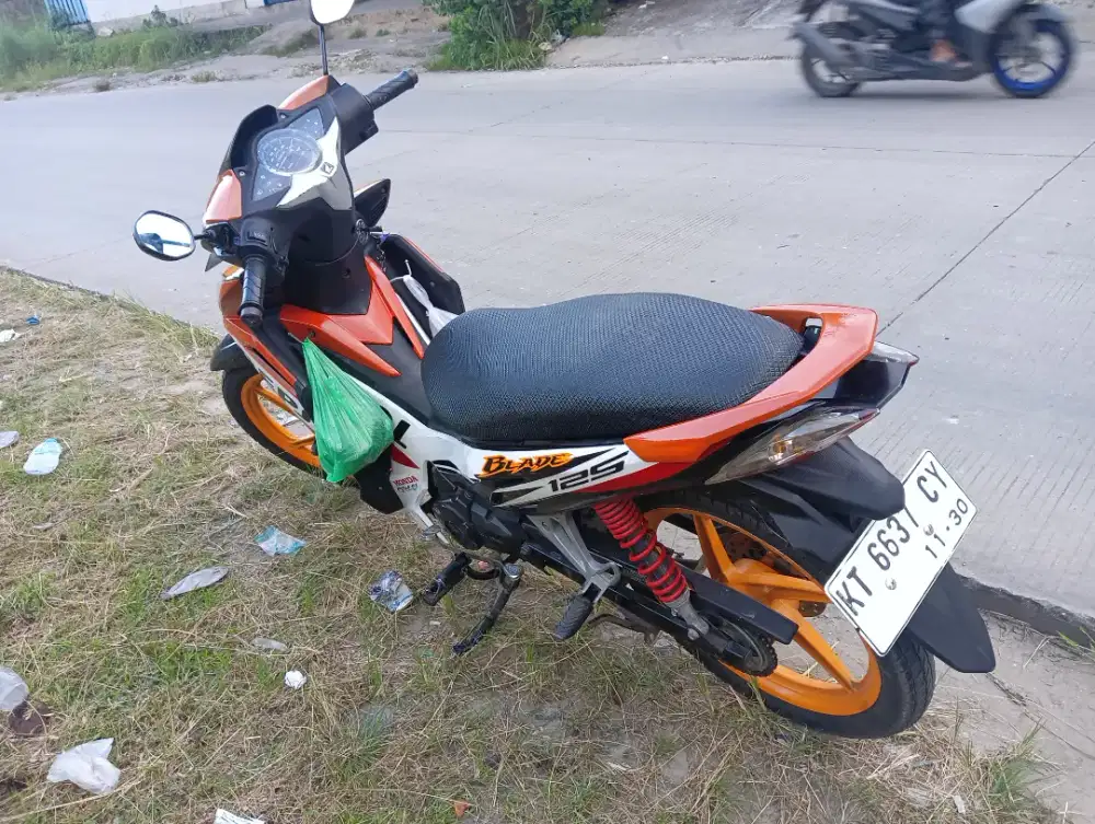 Honda Blade 125cc orange standar